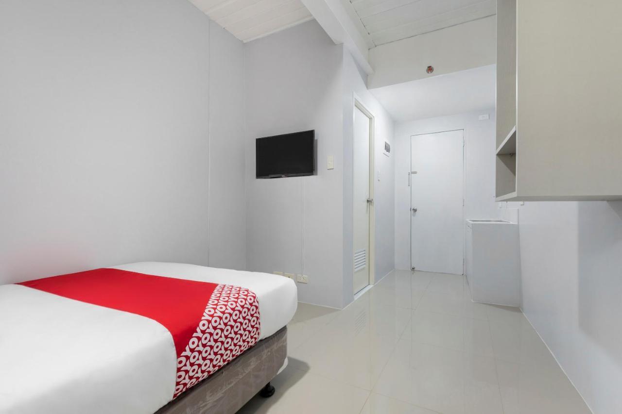 Super Oyo 515 Finnex Hotel Mandaluyong Exterior foto
